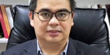 AWANG AZMAN AWANG PAWI