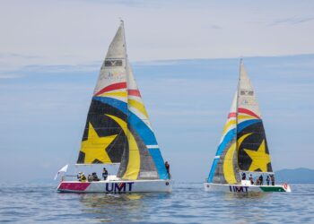 MAHASISWA tahun pertama Universiti Malaysia Terengganu (UMT) menunjukkan kemahiran mengawal kapal layar Monsoon Cup Foundation (F36) sempena Program Bidong Island Expedition 9BISE) 2026 di Pulau Bidong, Kuala Nerus, Terengganu. – UTUSAN/PUQTRA HAIRRY
