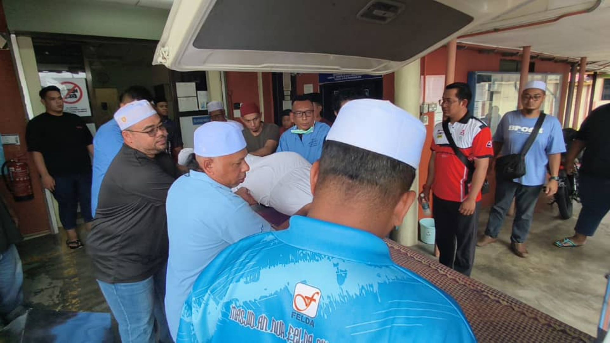 Mayat anak ditemukan dalam ladang sawit kerap dilalui bapa Mayat anak ditemukan dalam ladang sawit kerap dilalui bapa
