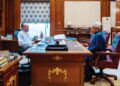ANWAR Ibrahim menerima kunjungan Ahmad Badri Mohd. Zahir di Putrajaya, semalam. – JABATAN PERDANA MENTERI