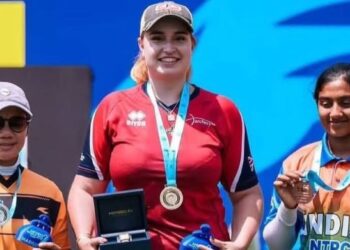 Fatin Nurfatehah Mat Salleh meraih pingat perak manakala Ella Gibson dari Great Britain merangkul emas dan pemanah India, Prithika Pradeep gangsa. - IHSAN MSN