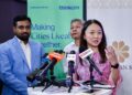 HANNAH Yeoh (kanan) bersama Datuk Bandar Kuala Lumpur, Datuk Seri Fadlun Mak Ujud (dua kiri) ketika majlis pelancaran 
Program Geran Pusat Bandar Kuala Lumpur di Odean Kuala Lumpur hari ini. UTUSAN/M. FIRDAUS M. JOHARI