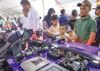 BIDANG pengajian yang mencatat enrolmen tertinggi ialah elektrik dan elektronik, perniagaan, kewangan dan pentadbiran, mesin dan peralatan, pembinaan serta infrastruktur, selain automotif. GAMBAR HIASAN
