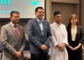 KETUA Jabatan Kecemasan Hospital Kuala Lumpur (HKL), Datuk Dr. Alzamani Mohd Idrose (hujung kiri) dan Pakar Perunding Neurologi Hospital Sultan Abdul Aziz Shah UPM, Profesor Madya Dr. Hoo Fan Kee (dua dari kiri) selepas majlis diskusi Bertindak Pantas Menenangi Strok di Hotel Hilton, Kuala Lumpur, di sini hari ini