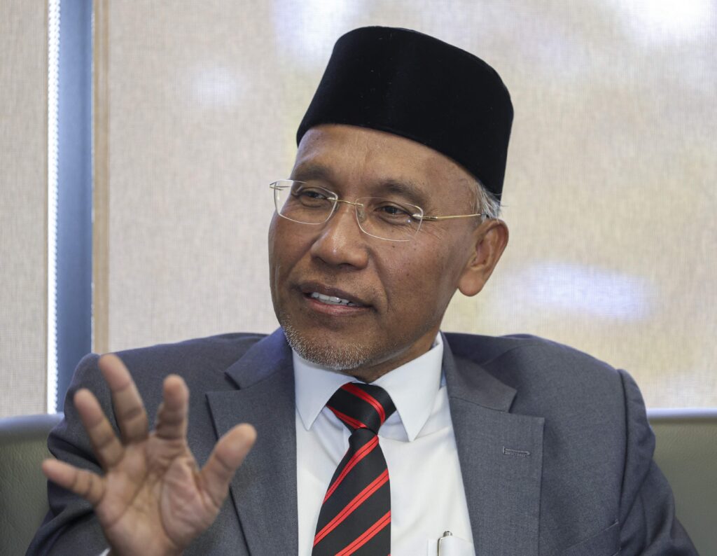 PAS backs UMNO in Johor polls, sparking coalition questions