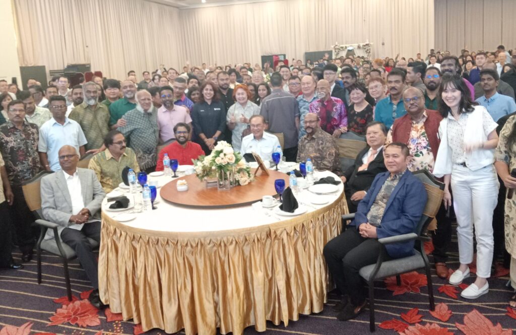 Anwar criticizes Malay supremacy, religious fanaticism narratives for personal gain