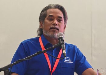 KHAIRY Jamaluddin Abu Bakar ketika merasmikan Mesyuarat Pemuda UMNO Bahagian Seremban, Seremban, hari ini.