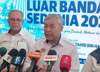AHMAD Zahid Hamidi dalam sidang akhbar selepas Sambutan Hari Peneroka 2026 dan Ulang Tahun Ke-70 Felda di Stadium Tun Abdul Razak Jengka di Maran, Pahang.