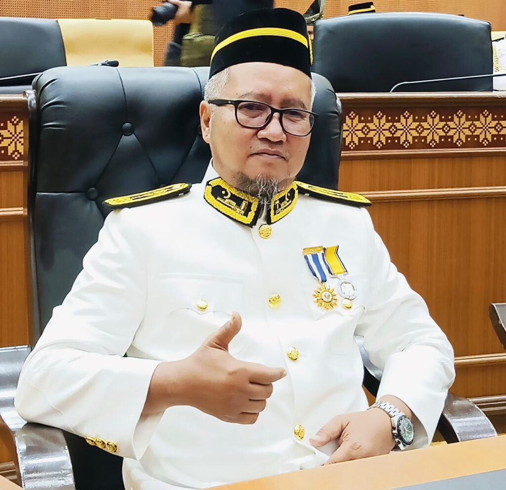 Bersatu Senator Azahar Hassan Quits Party, Resigns All Posts