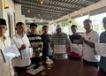 HASLIHELMY DM Zulhasli (dua dari kanan) bersama Gabungan NGO Pahang akan menghantar memorandum kepada Sultan Pahang supaya projek 'tapping right' kelapa sawit yang didakwa diluluskan di kawasan Hutan Simpan Kekal (HSK) seluas 7,550 hektar di sebuah daerah di negeri ini disemak semula.