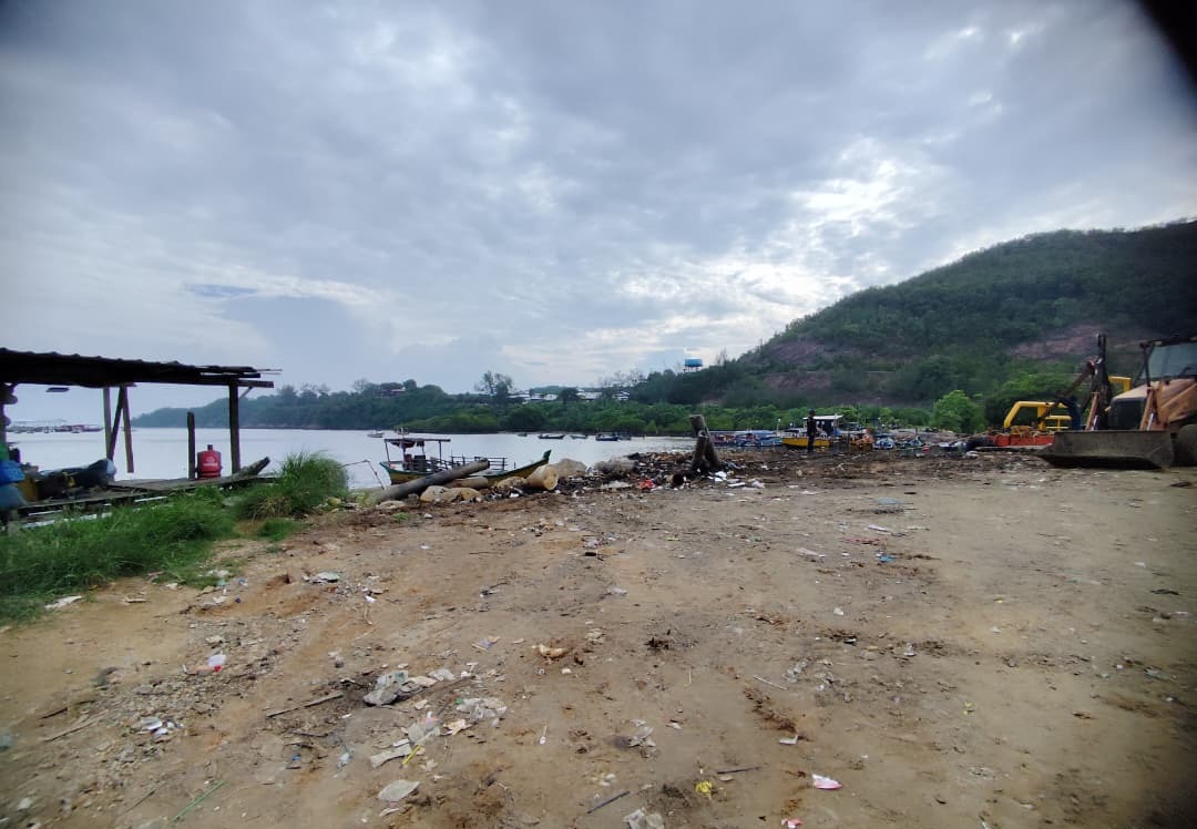 Isu sampah Pulau Redang akhirnya selesai Isu sampah Pulau Redang akhirnya selesai