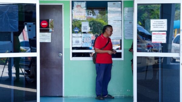 Pelajar sekolah ditikam