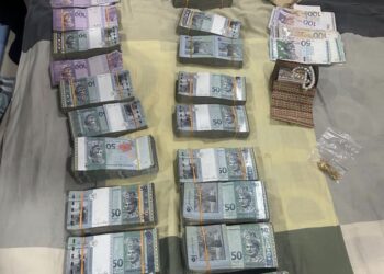 ANTARA wang tunai yang dirampas Suruhanjaya Pencegahan Rasuah Malaysia membabitkan
sindiket melindungi warga asing dipercayai melibatkan pegawai penguat kuasa dan penjawat awam.