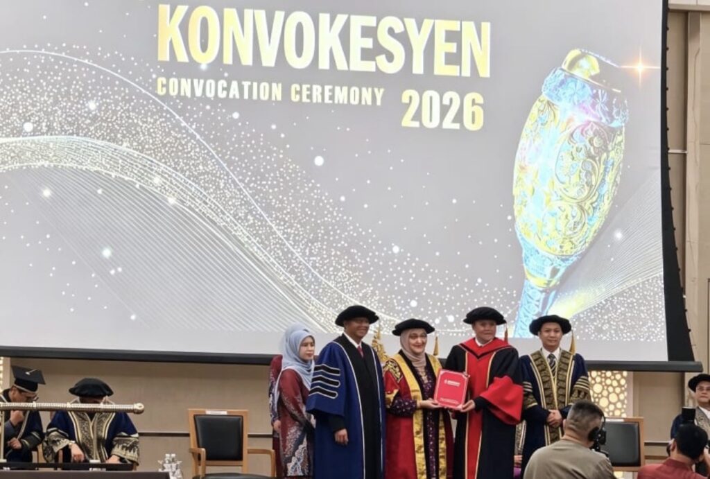 Malaysian Film Producer Aron Koh Receives Honorary Fellowship