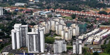PEMANDANGAN pusat bandar Johor Bahru yang pesat membangun. - GAMBAR HIASAN