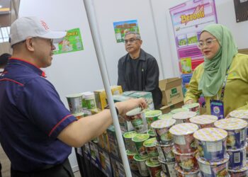 SEKTOR koperasi merupakan sektor ketiga penyumbang kepada ekonomi negara selepas sektor kerajaan dan sektor swasta.