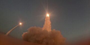 SEBUAH peluru berpandu dilancarkan dari sebuah lokasi di Iran. - AFP