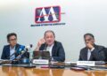 MOHD Shamsor Mohd Zain (tengah) pada sidang media mengenai rekod jualan dan pengeluaran kenderaan separuh pertama 2026 di Persatuan Automotif Malaysia (MAA), Petaling Jaya, Selangor di sini, semalam. - UTUSAN/SYAKIR RADIN