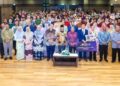 KAKITANGAN dan pelajar USIM bergambar bersama-sama selepas Majlis Anugerah Kecemerlangan Siswa (AKSIS) Universiti Sains Islam Malaysia (USIM) Sesi Akademik 2024/2025, di Nilai baru-baru ini.