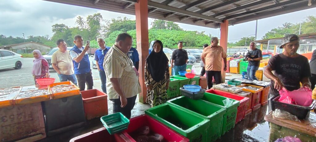 Candidate vows to build palm oil factory in Sedili