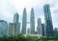 Petronas antara penyumbang terbesar kepada hasil negara dengan menyumbang sekitar 20 hingga 30 peratus hasil Kerajaan Persekutuan. – mingguan/FARIZ RUSADIO
