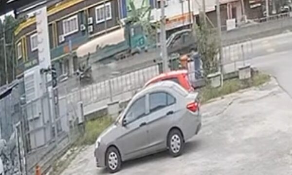 Penunggang maut dirempuh lori