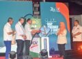 ANWAR Ibrahim menyempurnakan gimik perasmian Sambutan Hari Peneroka 2026 dan 70 Tahun Felda di Stadium Tun Abdul Razak, Bandar Pusat Jengka di Maran, Pahang, semalam. - UTUSAN/SHAIKH AHMAD RAZIF