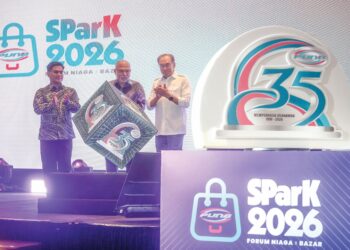 ANWAR Ibrahim menyempurnakan Majlis Perasmian SParK 2026: Transformasi Niaga di Putrajaya semalam. – MINGGUAN/FAISOL MUSTAFA