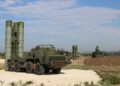 GAMBAR fail sistem pertahanan udara S-400 buatan Russia. - AFP