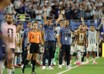 LIONEL Scaloni (tengah). - AFP