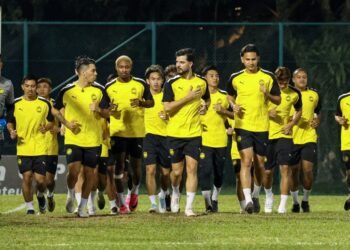 Skuad Harimau Malaya akan menentang Myanmar dalam aksi pembukaan Piala AFF 2026 di Yangon, esok. - UTUSAN/ISKANDAR ISHAK