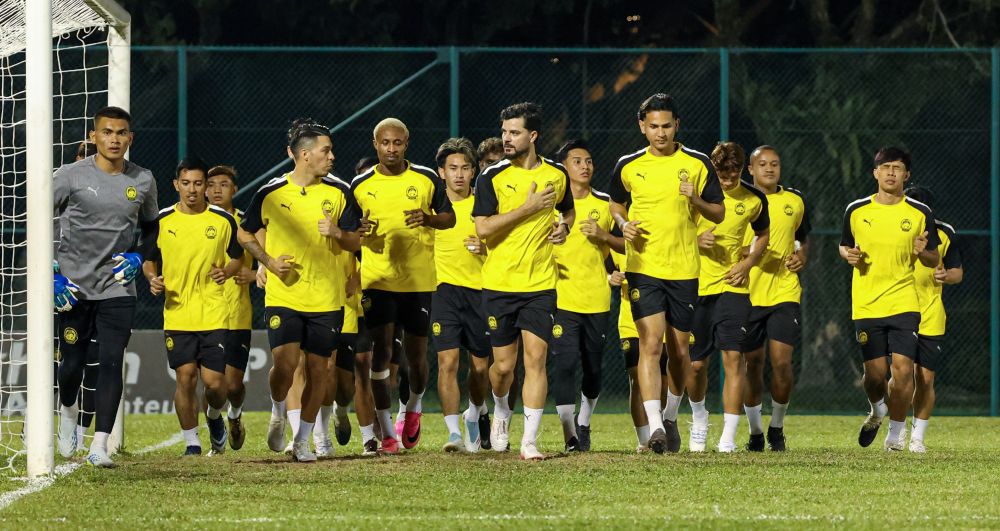 Fokus buru tiga mata penuh Fokus buru tiga mata penuh