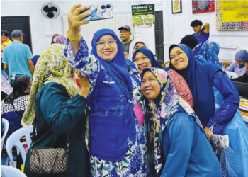 FAUZIAH Misri akan meneruskan aktivitinya selama ini mendekati 
rakyat bagi mendengar keluh kesah mereka.