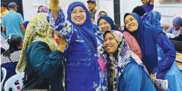 FAUZIAH Misri akan meneruskan aktivitinya selama ini mendekati 
rakyat bagi mendengar keluh kesah mereka.