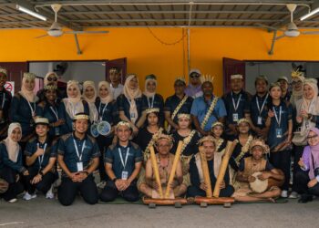 LEBIH 250 peserta membanjiri Dewan Kampung Orang Asli Bukit Tadom di sini sempena Program SERUMPUN: Mahasiswa UUM Bersama Komuniti Temuan.