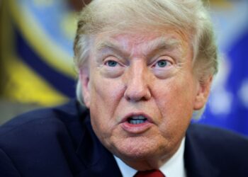 DONALD Trump gagal dalam kes penyelesaian IRS. - AFP