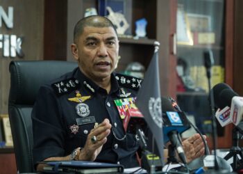 Muhammed Hasbullah Ali ketika sidang media berkaitan kejayaan operasi bersepadu tangani pemandu kenderaan perdagangan di bawah pengaruh dadah bersama JSJN dan AADK di Menara 1 Bukit Aman di sini, hari ini. Gambar ISKANDAR ISHAK