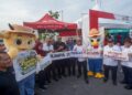 ISHAM Ishak (empat kiri) ketika program lawatan ke Pasar Tani Putrajaya. - UTUSAN/FAISOL MUSTAFA