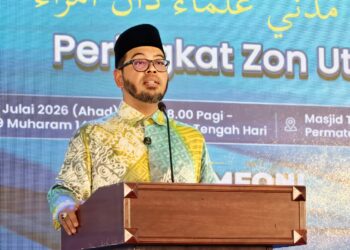 ZULKIFLI Hasan ketika berucap sempena Majlis Perasmian Multaqa Madani Ulama dan Umara peringkat zon utara di Majis Timah, Pulau Pinang hari ini.-UTUSAN/ISWAN SHAFIQ ISA