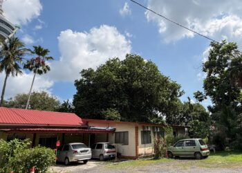 SALAH sebuah daripada lapan unit rumah yang diarahkan pengosongan dalam tempoh 30 hari di Kampung Baru, Jalan Istana Lama di Alor Setar, Kedah.