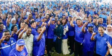 ONN Hafiz Ghazi (tengah) turut menyasarkan kemenangan dengan mandat lebih besar di DUN Machap.