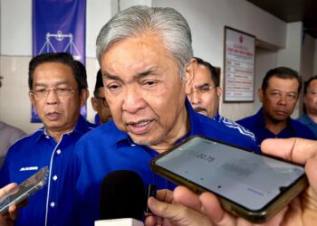 ZAHID Hamidi ditemui pada Majlis Perjumpaan Bakal Calon BN PRN Negeri Sembilan di Wisma UMNO Negeri Sembilan, Seremban, hari ini. - UTUSAN/NOR SHAFIQAH MOHD. GHAZALI