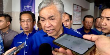 ZAHID Hamidi ditemui pada Majlis Perjumpaan Bakal Calon BN PRN Negeri Sembilan di Wisma UMNO Negeri Sembilan, Seremban, hari ini. - UTUSAN/NOR SHAFIQAH MOHD. GHAZALI