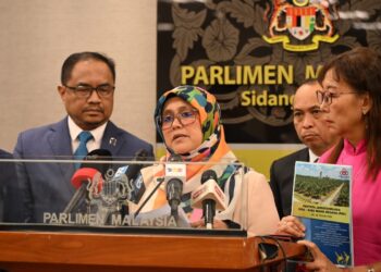 MAS Ermieyati Samsudin dalam sidang akhbar di Parlimen, hari ini. 