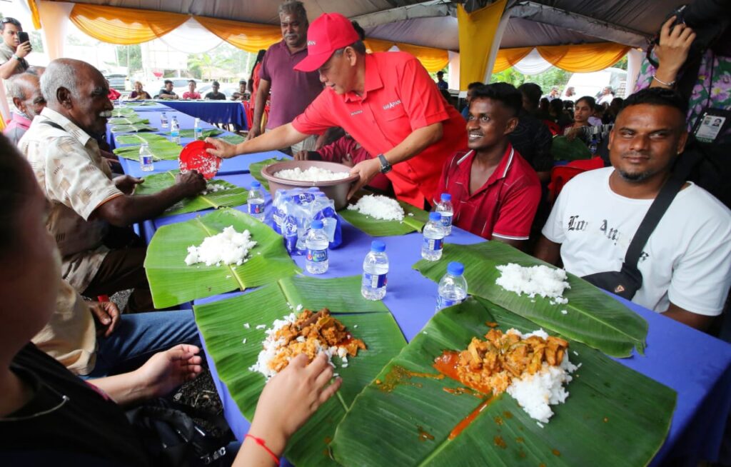 Aminuddin Prefers Small-Group Campaigning