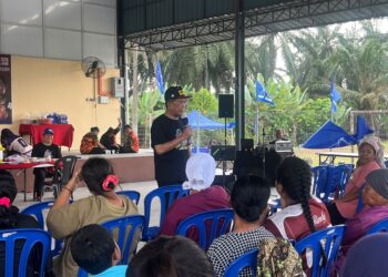 JALALUDDIN Alias pada Majlis Sepetang Bersama Masyarakat Orang Asli Kampung Putra, Jelebu hari ini-UTUSAN/FATIN NORIZATI MAT ISA