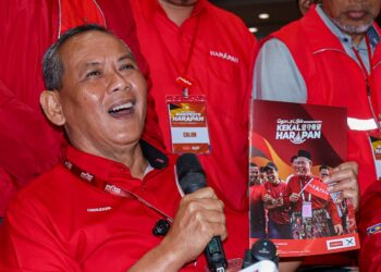 AMINUDDIN Harun semasa sidang akhbar pada Majlis Peluncuran Manifesto Pakatan Harapan sempena PRN Negeri Sembilan di Seremban hari ini.-UTUSAN/ISKANDAR ISHAK
