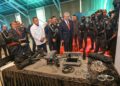 ZAKARIA Shaaban mengiringi Ahmad Zahid Hamidi ketika menyempurnakan sambutan Hari Imigresen Tahun 2026, di Cyberjaya. - UTUSAN/FAISOL MUSTAFA