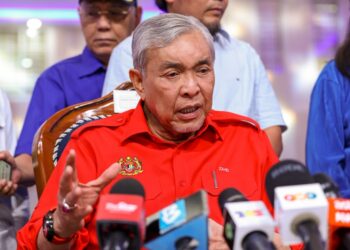 AHMAD Zahid Hamidi semasa sidang akhbar pada  Majlis Pertemuan Bersama Kakitangan Kemas Negeri Sembilan di Kampung Pantai, Seremban hari ini.-UTUSAN/ISKANDAR ISHAK