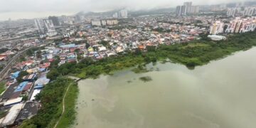 KOLAM Sri Murni di Selayang, Kuala Lumpur berfungsi sebagai kawasan tadahan air bagi menampung limpahan air hujan.